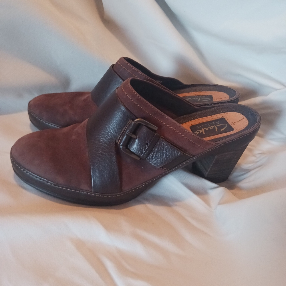 Clark's comfort clogs size 7